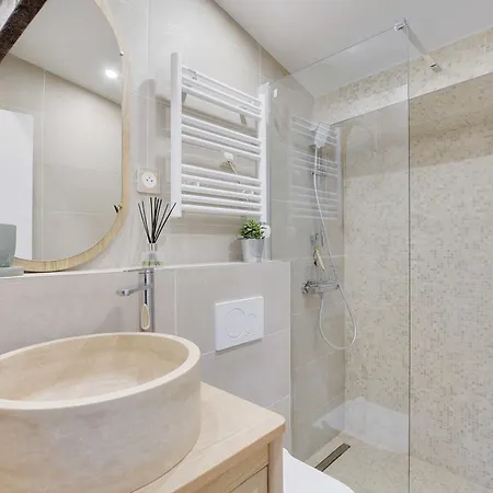 Stunning Duplex 1br- 4p - Notre-dame Cathedral Paříž
