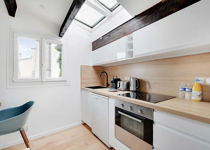 Stunning Duplex 1br- 4p - Notre-dame Cathedral *